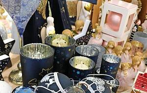 Wo der Blick auch hinfällt: Weihnachtsdeko und Geschenkideen. Wo der Blick auch hinfällt: Weihnachtsdeko und Geschenkideen.