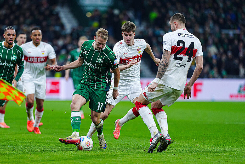 Ramon Hendriks: Auf der linken Seite am Anfang ein, zweimal gewackelt und nicht zur Stelle. Sonst eine ordentliche Leistung. Rettet beim Bremer &Uuml;berzahlangriff in der 57. Minute gut. Note: 3