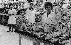 Selbstbedienung war bei Lichdi 1962 längst Standard. Bei Obst und Fleisch wurde dennoch bedient. "Da gingen die Umsätze ohne Bedienung zurück", erklärt Lichdi. Selbstbedienung war bei Lichdi 1962 längst Standard. Bei Obst und Fleisch wurde dennoch bedient. "Da gingen die Umsätze ohne Bedienung zurück", erklärt Lichdi.
