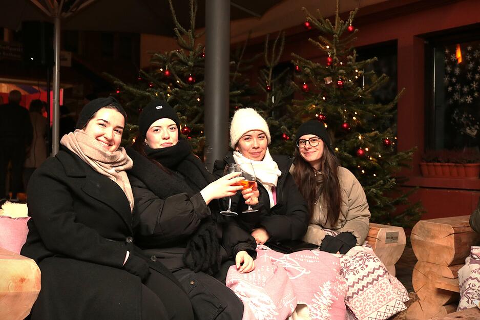 In der Winterlounge am Alten Rathaus geht es etwas ruhiger zu als auf dem Schlossplatz.