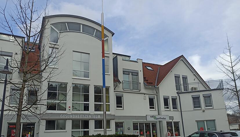 Zu einem gro&szlig;en Polizeieisatz war es Dienstagmorgen in Forchtenberg in dieser Gemeinschaftspraxis gekommen.