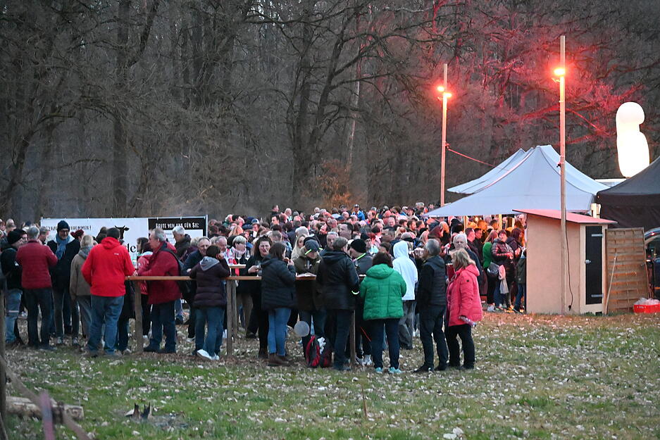 Zum Finale des Rebenglühens 2025 sind am Samstag etliche Besucher in die Bretzfelder Weinberge gekommen.