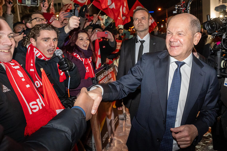 Auch Bundeskanzler Olaf Scholz (SPD) ist bereits vor Ort.