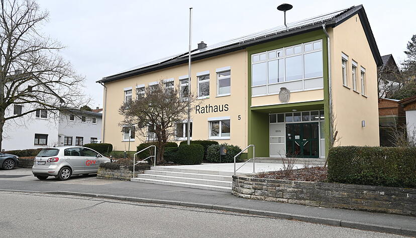 Wer zieht ins Wei&szlig;bacher Rathaus ein? Dar&uuml;ber entscheiden die B&uuml;rger am 26. April 2026.