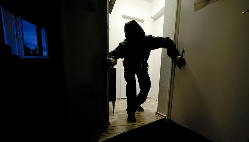 Nach mehreren Einbrüchen in den vergangenen Tagen bittet die Polizei um Hinweise. Nach mehreren Einbrüchen in den vergangenen Tagen bittet die Polizei um Hinweise.