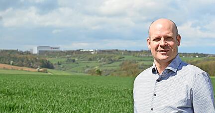 Die Natur und die Wirtschaftsstärke der Stadt Krautheim sind dem Kandidaten aus Bad Mergentheim wichtig. Deshalb möchte er große und kleine Arbeitgeber unterstützen.
Foto: Katrin Draskovits