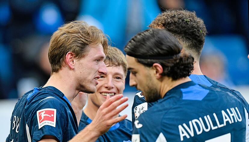 Wouter Burger (l.) darf sich zum 1:0 beglückwünschen lassen. Wouter Burger (l.) darf sich zum 1:0 beglückwünschen lassen.