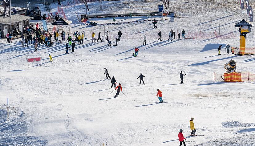 F&uuml;r Wintersportler gibt es ein letztes Ski-Comeback am Feldberg. (Archivbild)