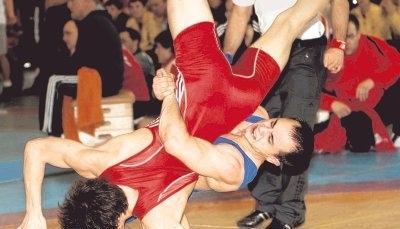 "Devran Sahin hat ein starkes Turnier gerungen. Vor allem im taktischen Bereich hat er mich &uuml;berzeugt."
          Rolf Friebe