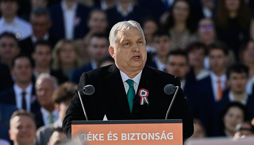 Ungarns Ministerpräsident Viktor Orban hofft auf Unterstützung des US-Vizepräsidenten JD Vance vor der Parlamentswahl. Ungarns Ministerpräsident Viktor Orban hofft auf Unterstützung des US-Vizepräsidenten JD Vance vor der Parlamentswahl.