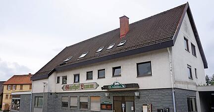 Im Erdgeschoss des ehemaligen Gasthofs Lamm wird die Gemeinde Wüstenrot zehn Einzelzimmer und Gemeinschaftsräume für Flüchtlinge einbauen.
Foto: Gustav Döttling
