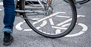 Neuralgische Stellen sollen f&uuml;r Radler in Weinsberg sicherer werden. So sollen Piktogramme, wie hier auf dem Symbolbild, Autofahrer sensibilisieren.