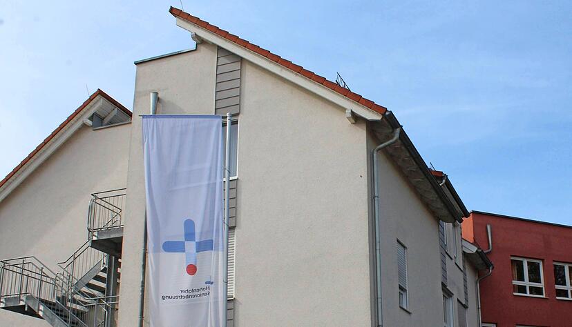 Das einstige Seniorenheim ist ideal ausgestattet für Menschen mit Handicap sowie Familien und Paare. Das hat das Landratsamt bei einer erneuten Prüfung festgestellt. Ausgeschlossen ist aber nicht, dass darin auch junge Männer unterkommen.
Foto: Jani Das einstige Seniorenheim ist ideal ausgestattet für Menschen mit Handicap sowie Familien und Paare. Das hat das Landratsamt bei einer erneuten Prüfung festgestellt. Ausgeschlossen ist aber nicht, dass darin auch junge Männer unterkommen.
Foto: Jani