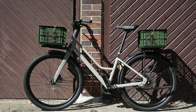 Das Canyon Citylite mit Tiefeinsteiger-Rahmen: ein Stadtrad mit Ladeoptionen. Das Canyon Citylite mit Tiefeinsteiger-Rahmen: ein Stadtrad mit Ladeoptionen.