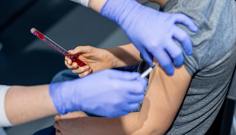 Der Piks in den Oberschenkel eines Kindes ist inzwischen Standard.