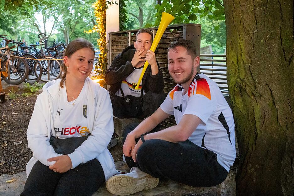 Public Viewing im Food Court - EM Auftraktspiel Deutschland vs Schottland