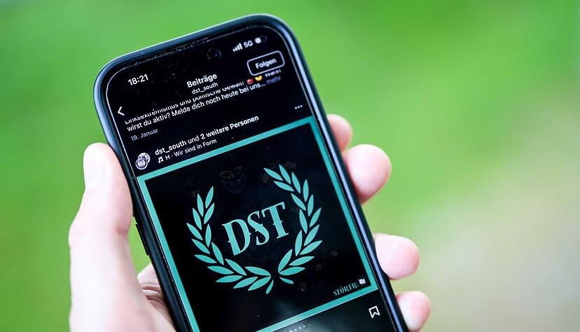 Im Internet erreichen Rechtsextreme potenziell viele Menschen - ohne viel Aufwand.