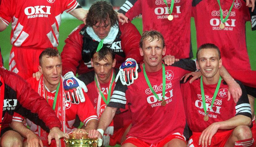 1996 reiste Kaiserslautern, eine Woche zuvor zum ersten Mal aus der Bundesliga abgestiegen, als Au&szlig;enseiter in die Hauptstadt und gewann den Pokal.
