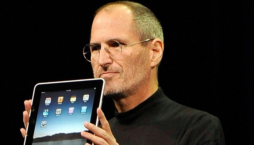 2010: Steve Jobs präsentiert am 27. Januar das erste iPad. 2010: Steve Jobs präsentiert am 27. Januar das erste iPad.