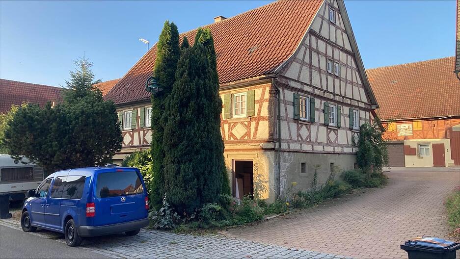 Die Polizei war in der Kreuzstraße im Einsatz. Die Polizei war in der Kreuzstraße im Einsatz.