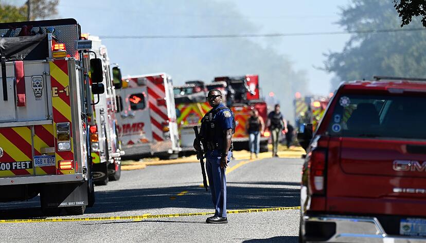 Zahlreiche Rettungskräfte waren nach Schüssen und einem Feuer in einer Kirche in Michigan im Einsatz.