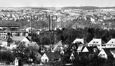Aus diesen Nachbarn wurde eine Einheit: Ein Blick über das Industriegebiet Neckarsulms auf den neuen Teilort Obereisesheim Mitte der 70er Jahre.Fotos: Archiv/Eisenmenger Aus diesen Nachbarn wurde eine Einheit: Ein Blick über das Industriegebiet Neckarsulms auf den neuen Teilort Obereisesheim Mitte der 70er Jahre.Fotos: Archiv/Eisenmenger