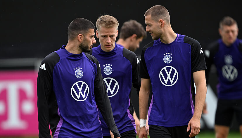 Ehemalige Vereinskollegen? Waldemar Anton (rechts) soll den VfB in Richtung Dortmund verlassen. Ob Deniz Undav (l.) und Chris Führich (m.) bleiben, ist unsicher. Ehemalige Vereinskollegen? Waldemar Anton (rechts) soll den VfB in Richtung Dortmund verlassen. Ob Deniz Undav (l.) und Chris Führich (m.) bleiben, ist unsicher.