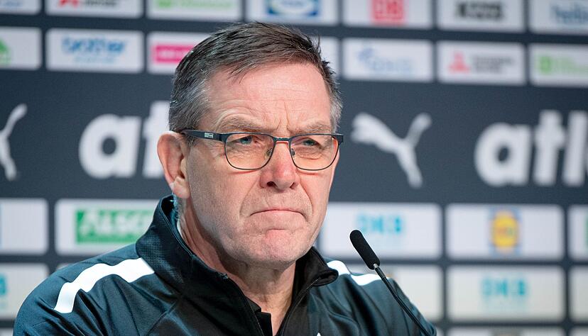 Alfred Gislason muss nach der Niederlage gegen Serbien viel Kritik einstecken.