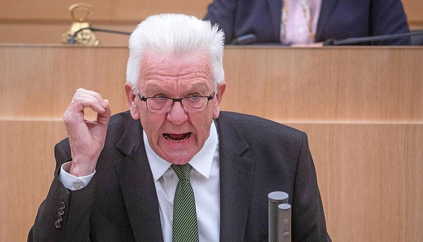 Sollen Lehrkräfte in Teilzeit mehr arbeiten, um genügend Personal an den Schulen zur Integration der ukrainischen Schüler zu haben? Diese Frage thematisiert Ministerpräsident Winfried Kretschmann (Grüne).
Foto: dpa