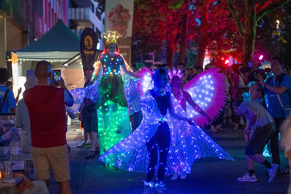 Auf dem Heilbronner Lichterfest gibt es für die Besucher rund um den Neckar viel zu sehen. Auf dem Heilbronner Lichterfest gibt es für die Besucher rund um den Neckar viel zu sehen.