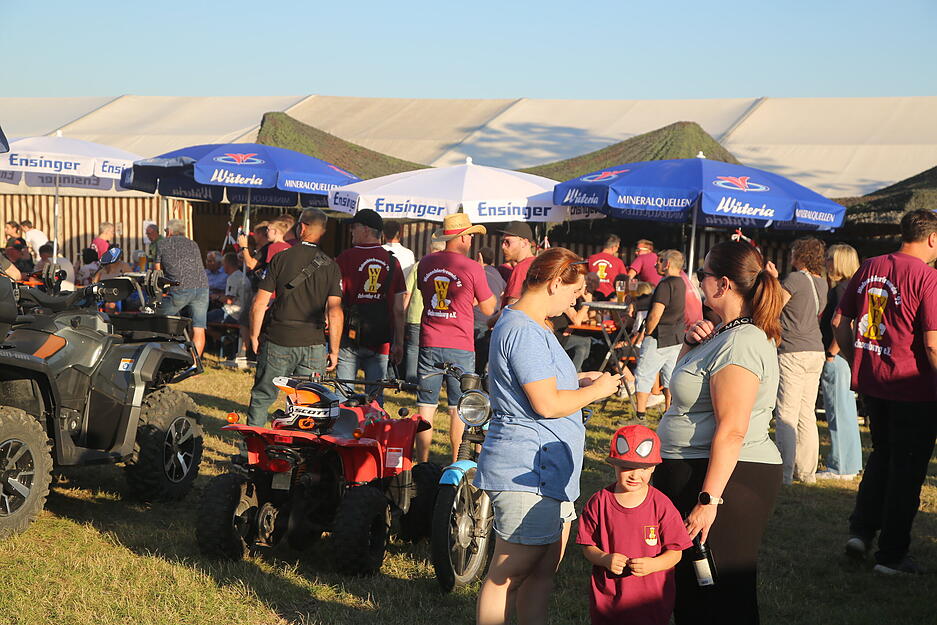 Das Weizenbierfest in Ochsenburg ist alljährlich ein Publikumsmagnet. Das Weizenbierfest in Ochsenburg ist alljährlich ein Publikumsmagnet.