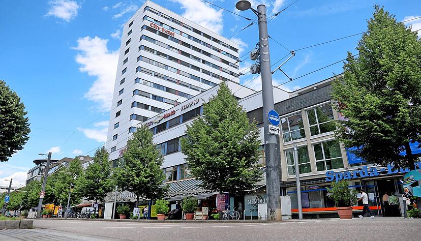 Die Schlägerei soll sich im Bereich des Heilbronner Shoppinghauses an der Allee zugetragen haben. Die Schlägerei soll sich im Bereich des Heilbronner Shoppinghauses an der Allee zugetragen haben.