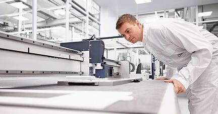 Über die Grundlagenforschung ist die Brennstoffzellen-Entwicklung in Neckarsulm hinaus. Ein erstes Modul wird nun von einem Partnerunternehmen vermarktet.
Foto: Audi