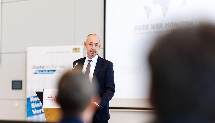 Stephan Sch&auml;l, Leiter des Zentrums zur Bek&auml;mpfung von Kinderpornographie und sexuellem Missbrauch im Internet