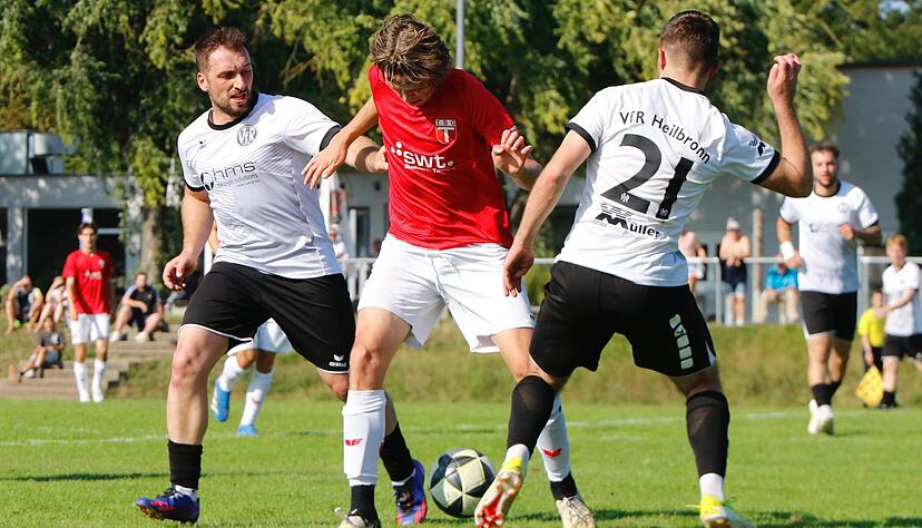 Das Hinspiel bei der TSG Tübingen gewann der VfR Heilbronn mit 1:0. Das Hinspiel bei der TSG Tübingen gewann der VfR Heilbronn mit 1:0.