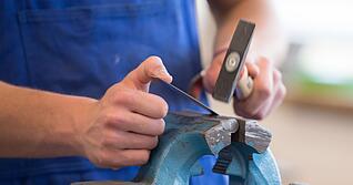 Ein unterhaltspflichtiger Elternteil darf eine Umschulung oder Ausbildung m&ouml;glicherweise erst beginnen, wenn das Kind nicht mehr unterhaltsbed&uuml;rftig ist.