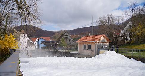 Ein Tanklaster hat Reiniger verloren.