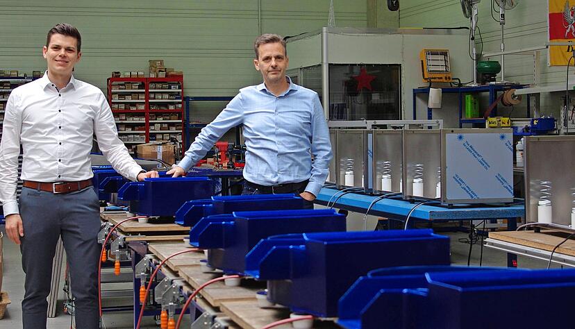 Patrik und Thomas D&ouml;rr (v.l.) leiten den Gemminger Anlagenbauer. Ihre K&uuml;chentechnik-Maschinen sind gefragt.
Foto: Heiko Fritze