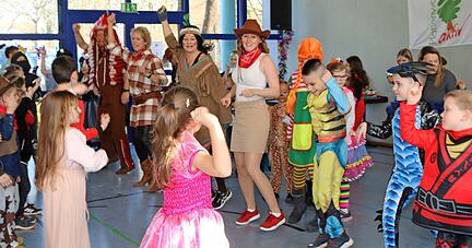 Der närrische Nachwuchs darf endlich wieder feiern − so auch in Bad Friedrichshall, wo der Verein Plattenwald aktiv ein tolles Mitmachprogramm auf die Beine gestellt hat.
Foto: Ute Plückthun