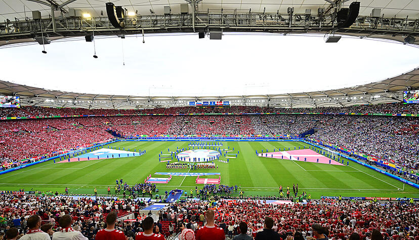 EM 2024: Slowenien spielte gegen Dänemark in Stuttgart. EM 2024: Slowenien spielte gegen Dänemark in Stuttgart.