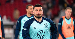VfB-Star Deniz Undav sitzt beim DFB erneut nur auf der Bank gegen Ghana, obwohl das Spiel in seinem Wohnzimmer, der MHP-Arena, stattfindet. Der Bundestrainer nennt zwei Gr&uuml;nde.