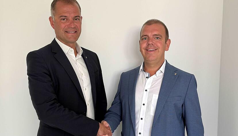 Joachim Ley (links) ist neuer Vorstandsvorsitzender des Ventilatoren- und Antriebeherstellers Ziehl Abegg. Aufsichtsratschef Dennis Ziehl gratuliert. Joachim Ley (links) ist neuer Vorstandsvorsitzender des Ventilatoren- und Antriebeherstellers Ziehl Abegg. Aufsichtsratschef Dennis Ziehl gratuliert.