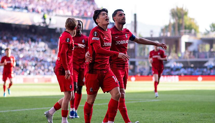 Doppeltorsch&uuml;tze f&uuml;r den SC: Yuito Suzuki (M.).