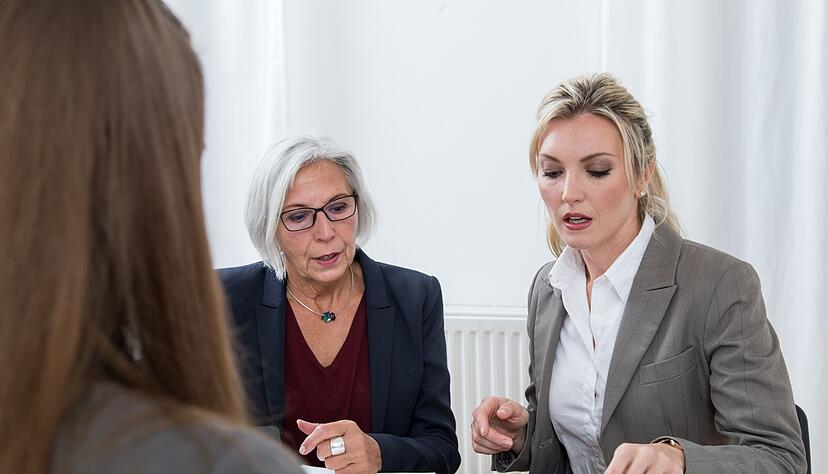 Im Gespr&auml;ch mit der F&uuml;hrungskraft lassen sich Rahmenbedingungen vereinbaren, wenn man Zusatzaufgaben &uuml;bernimmt.