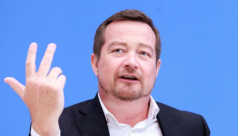 Es ist der erste Jahresbericht, den der Polizeibeauftragte des Bundes, Uli Gr&ouml;tsch, vorstellt.