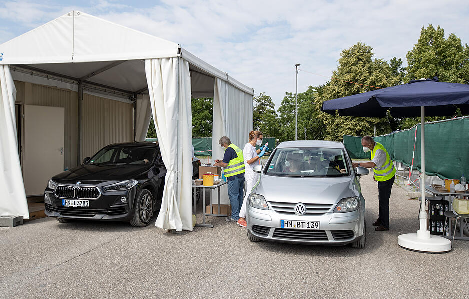Drive-In-Impfaktion auf der Theresienwiese Drive-In-Impfaktion auf der Theresienwiese