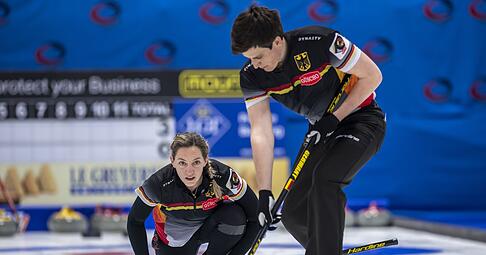Pia-Lisa Schöll hat die vorzeitige Olympia-Qualifikation im Mixed-Curling deutlich verpasst. Pia-Lisa Schöll hat die vorzeitige Olympia-Qualifikation im Mixed-Curling deutlich verpasst.