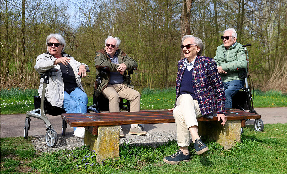 Das Wetter ist fr&uuml;hlingshaft, die Sonne w&auml;rmt.