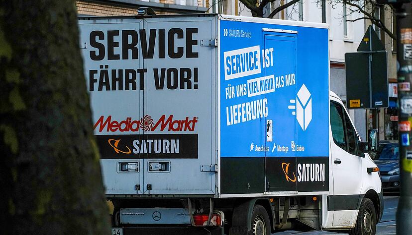 Ein Lieferwagen von Mediamarkt/Saturn. Bald startet die Kooperation mit Uber.