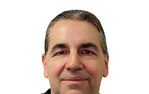 Thomas Hertler managt das Label Massacre Records.